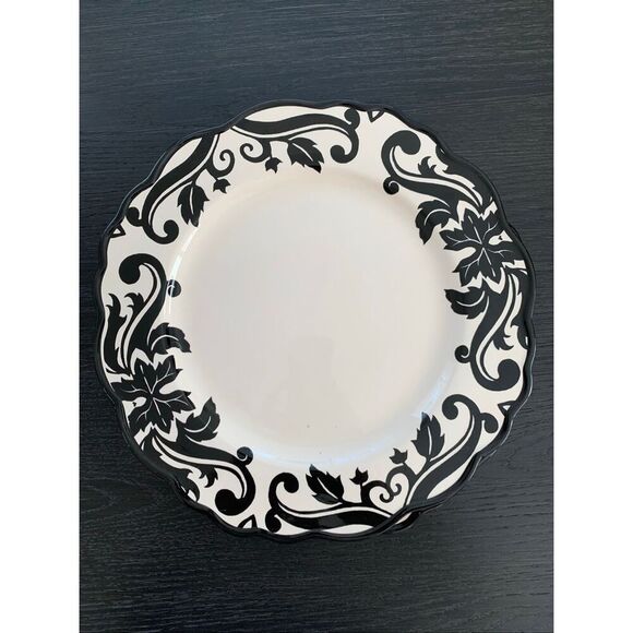 222 Fifth Set of 4 dinner plates in the elegant Damask pattern Black, White - Picture 1 of 11